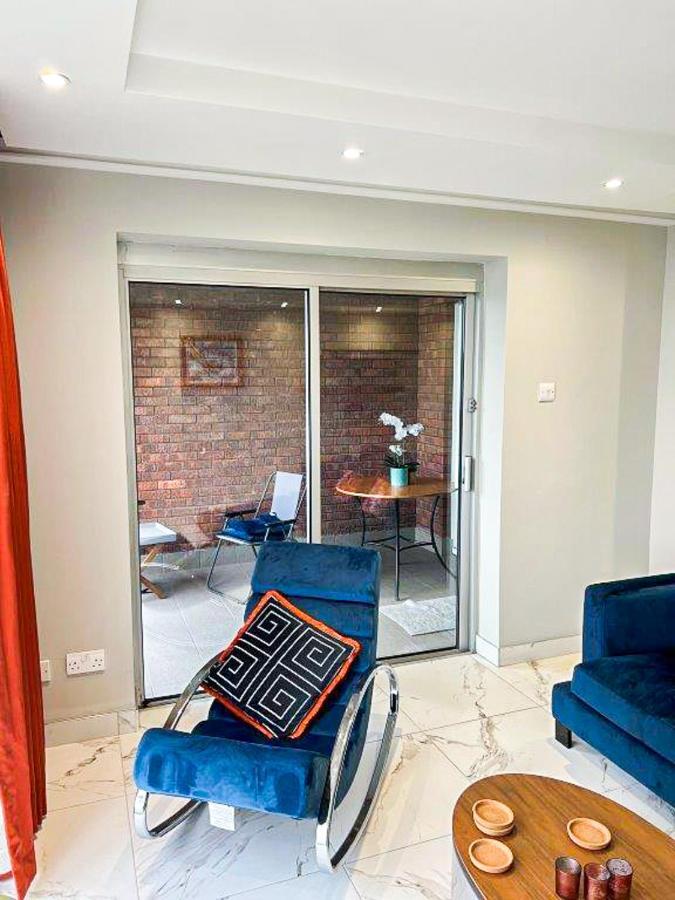 Modern Luxurious Apartment W/ Patio Balcony & View Jordanstown Екстериор снимка